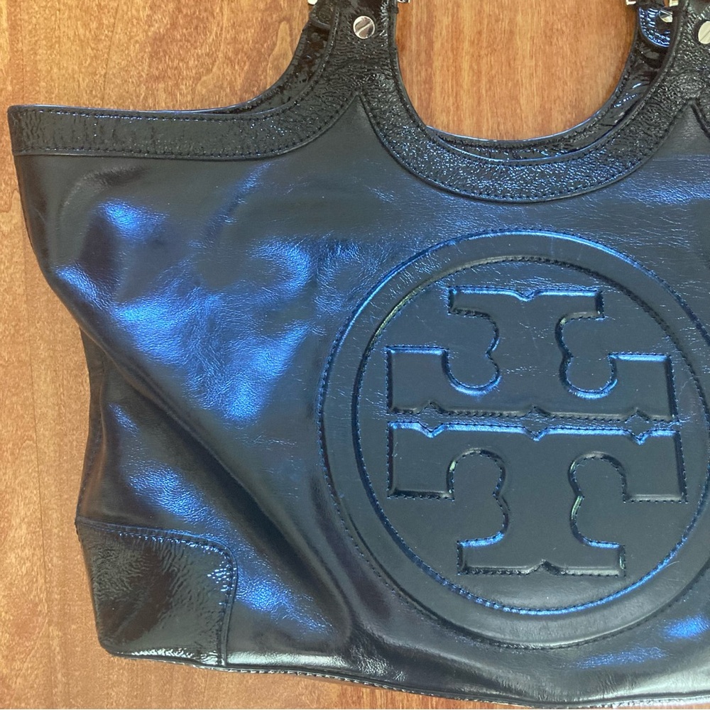 Tory Burch Bombe Tote Black Crackle Leather XL Logo Embossed Silver Satchel - Picture 5 of 14